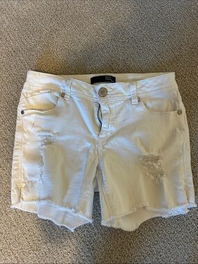 1822 white denim shorts